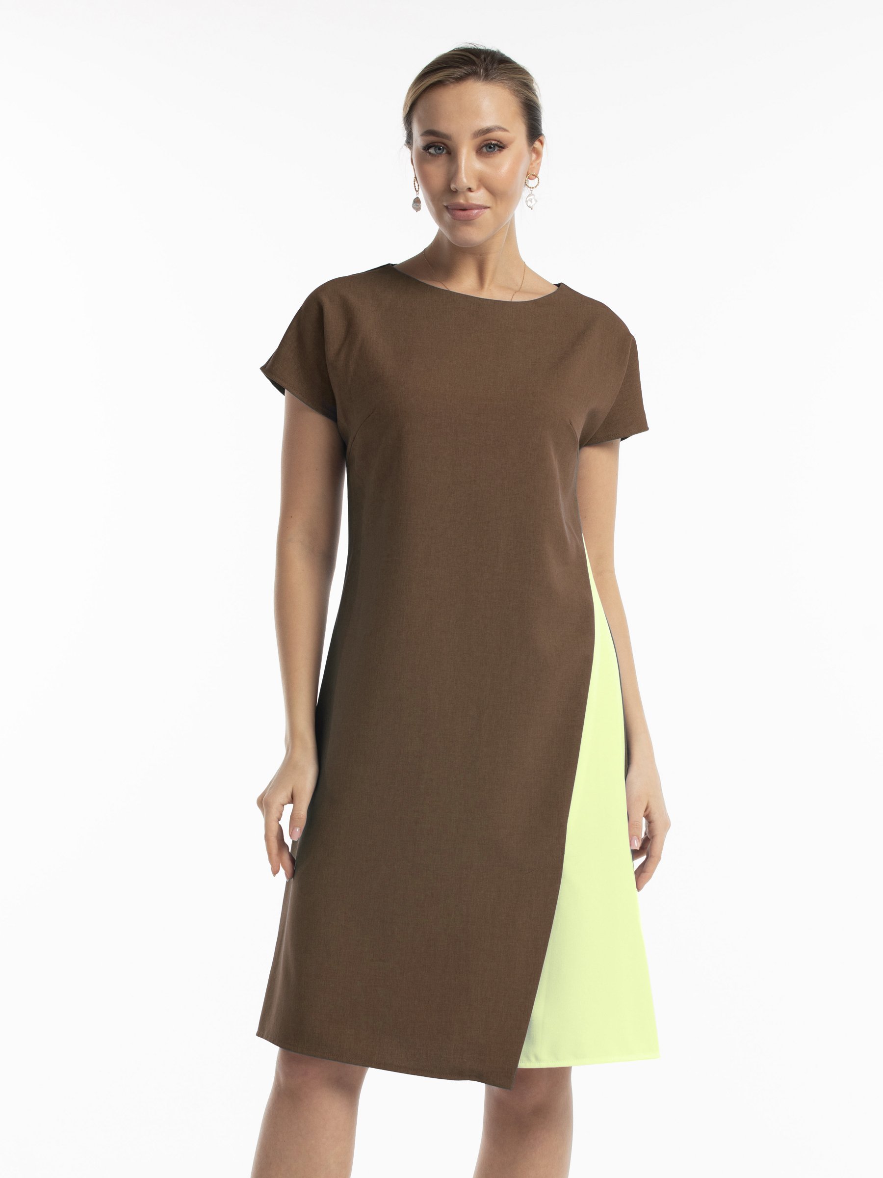 Летнее платье с контрастной отделкой капучино