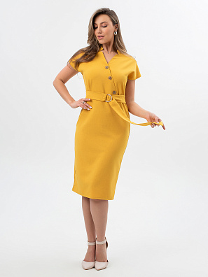 Полуприлегающее летнее платье с пуговицами и поясом горчица